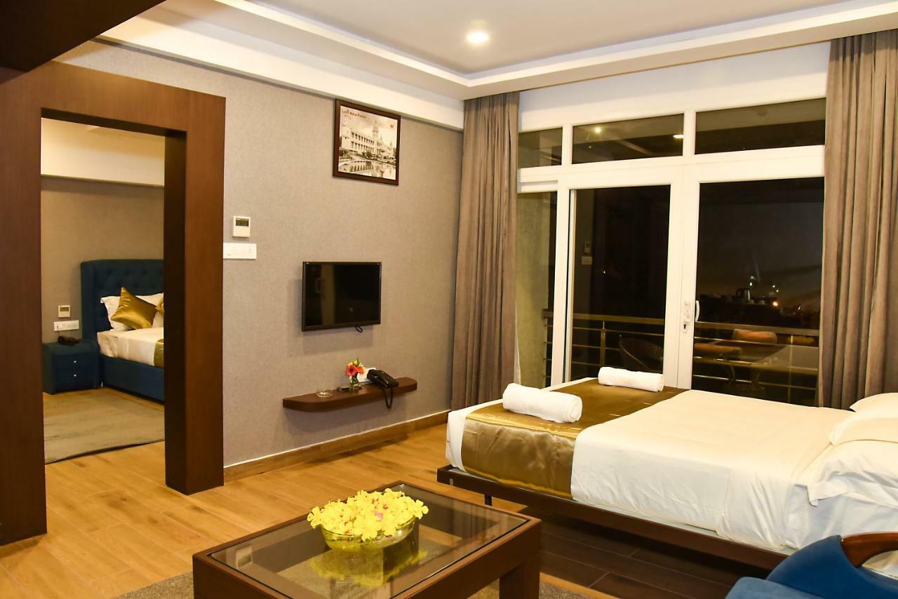 Silver Oak Hotel Maisur Dış mekan fotoğraf