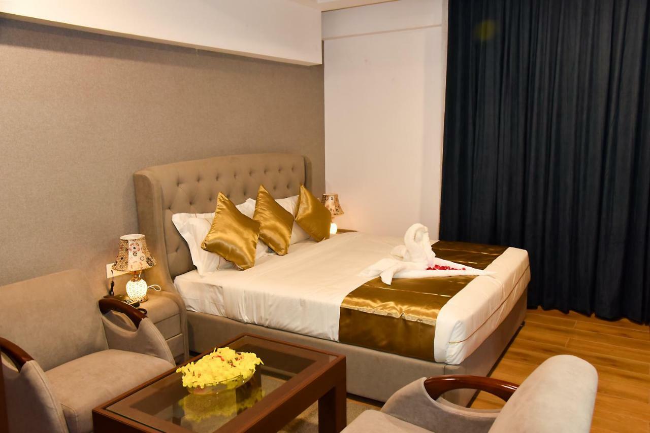 Silver Oak Hotel Maisur Dış mekan fotoğraf