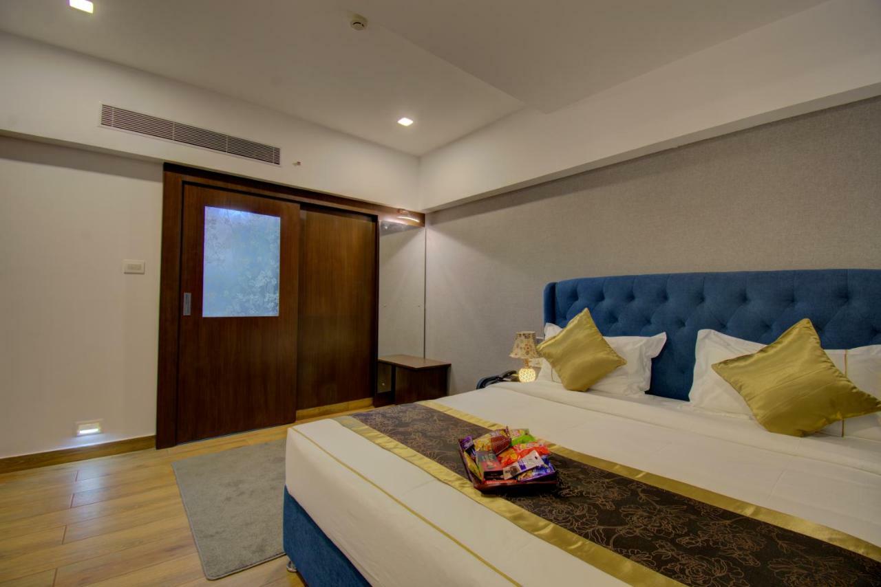 Silver Oak Hotel Maisur Dış mekan fotoğraf